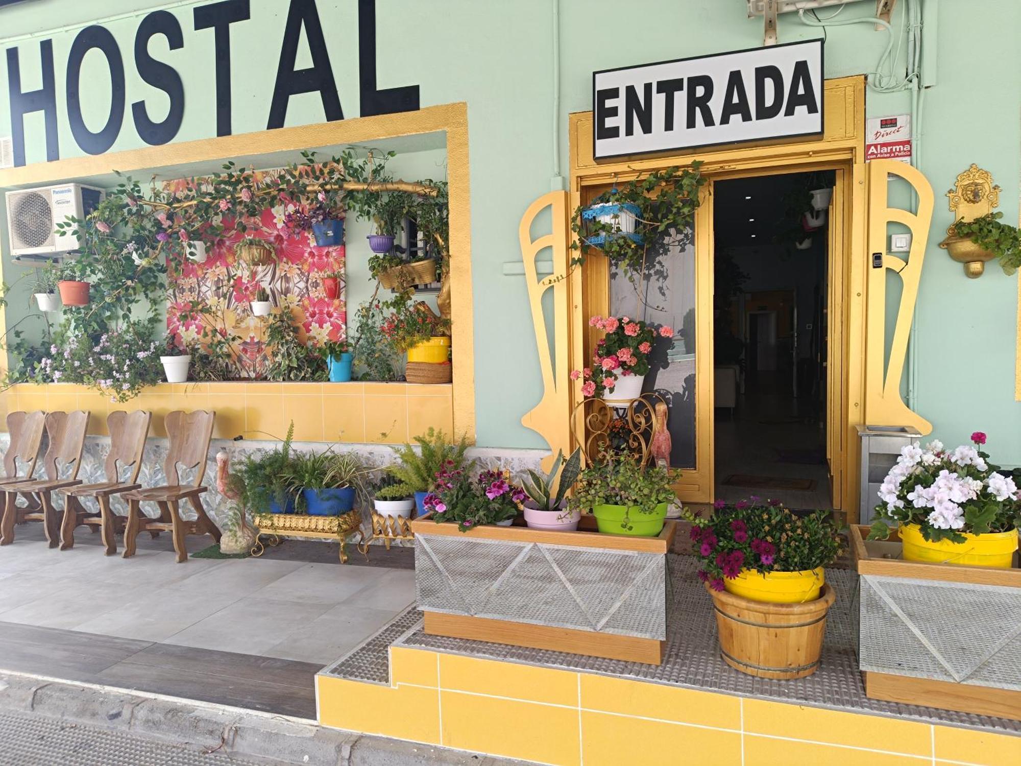 חומייה Hostal Fuente Del Pino מראה חיצוני תמונה