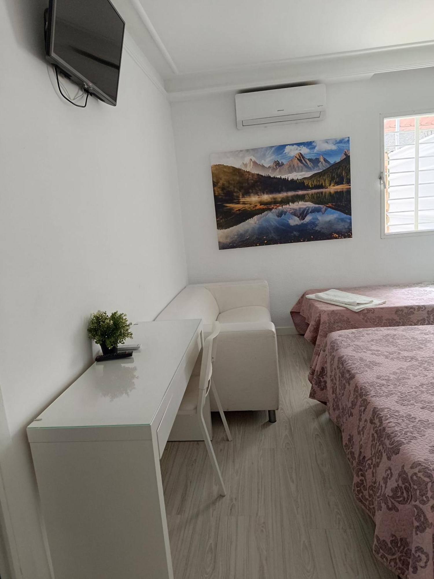 חומייה Hostal Fuente Del Pino מראה חיצוני תמונה