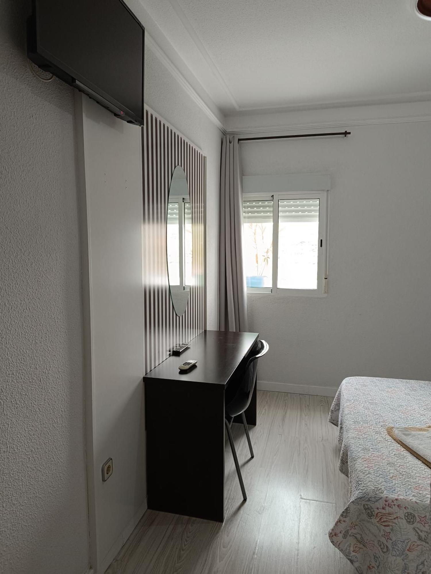 חומייה Hostal Fuente Del Pino מראה חיצוני תמונה